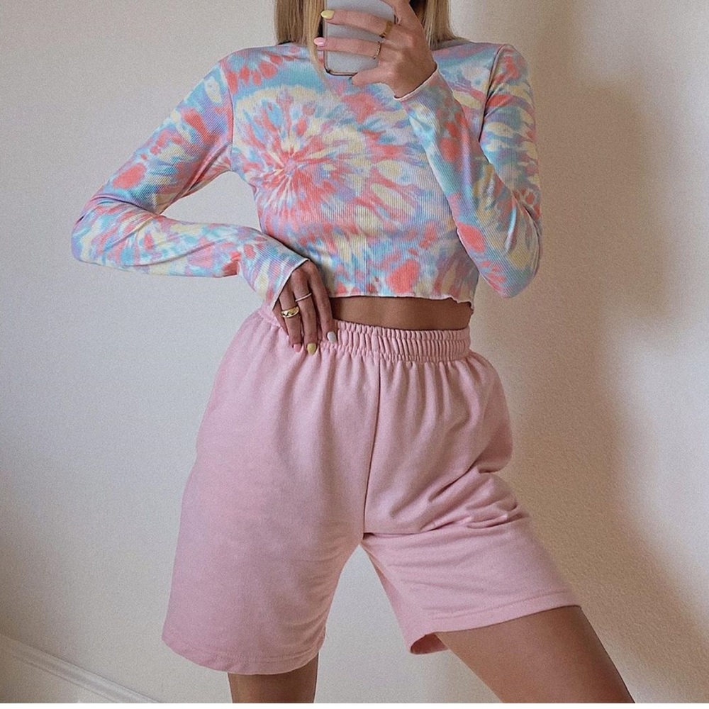 PRETTYLITTLETHING Sweat Shorts